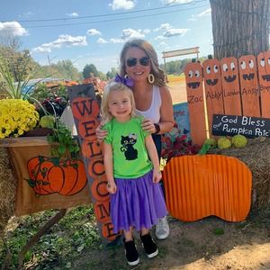 Meet your Posher, Crystal